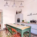 Costello Hostel *