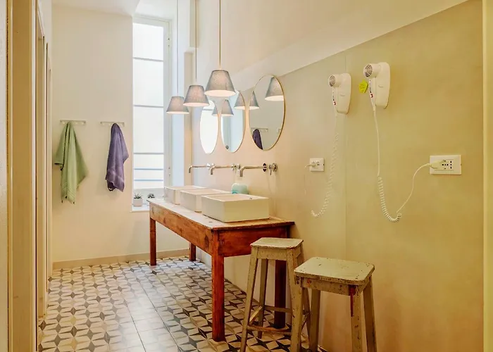 Costello Hostel Λα Σπέτσια